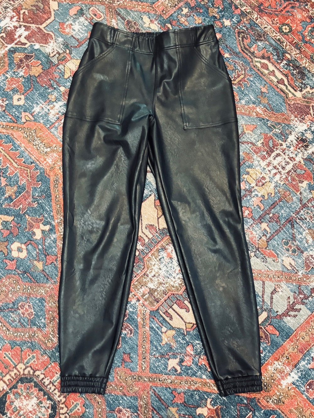 SPANX Faux Leather Jogger Pants in Black Sz. Large EUC